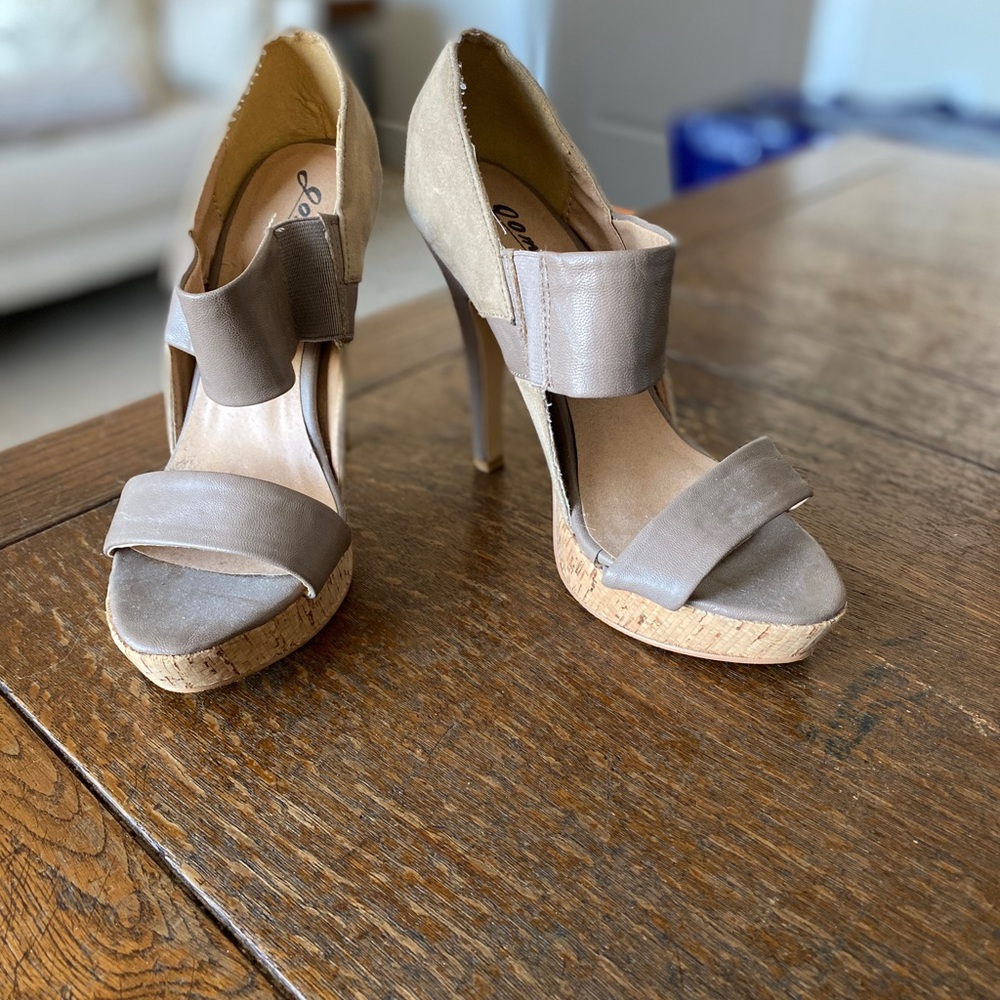 Nude Heels size 6